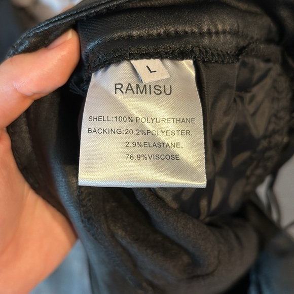 Ramisu collection large pleather stretchy shorts - Picture 7 of 7